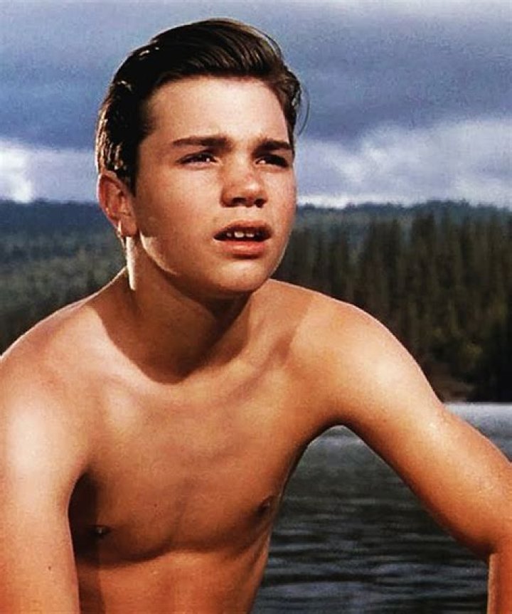 Darryl Hickman ·